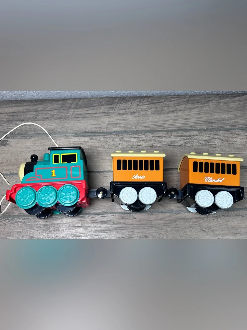 Vintage‎ 1998 TOMY Thomas & Friends Pull-Along Train Toy Set Annie Clarabel